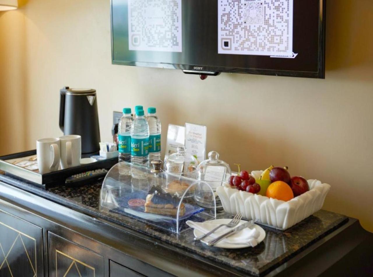 Rosewood Suites A Family Hotel Near Delhi Airport Új-Delhi Kültér fotó